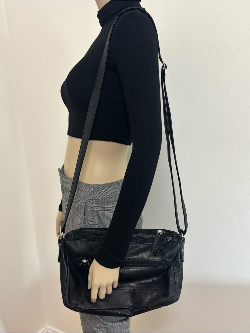 ili Black Genuine Leather Crossbody Bag for Women Cheetah Print Interior